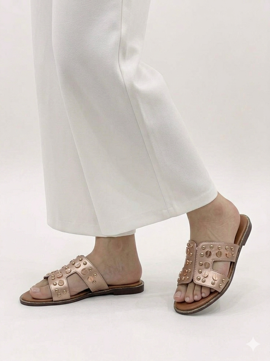 Velora Chain Slides Main image