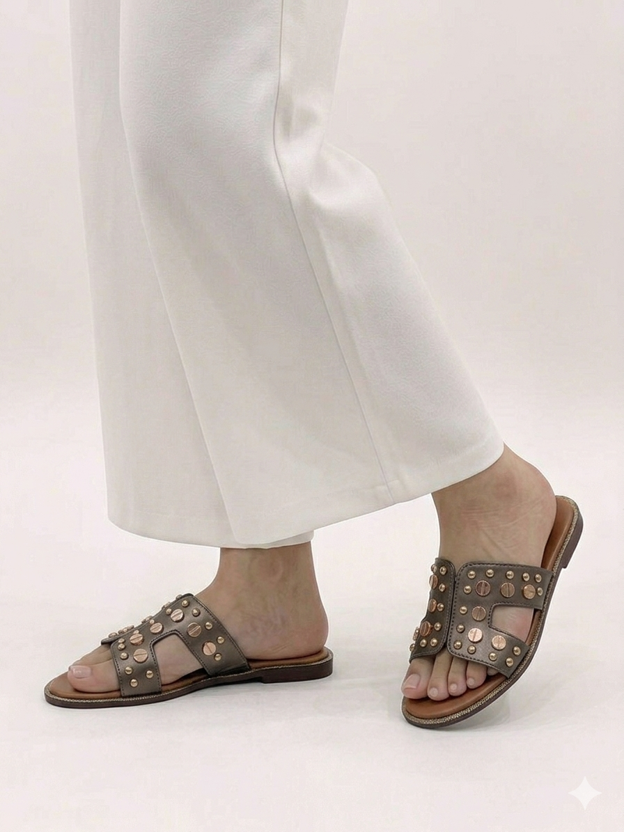 Velora Chain Slides Secondary image